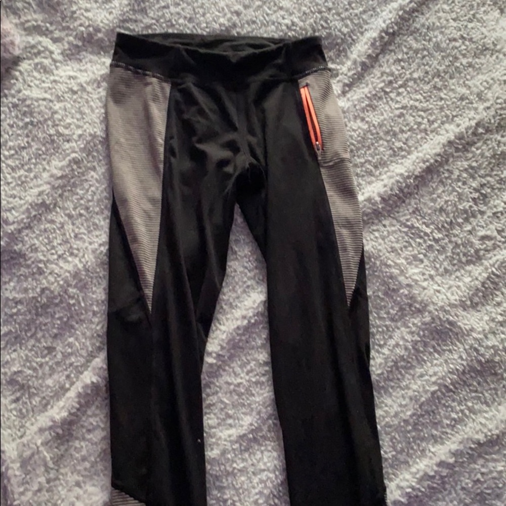 leggings w stripes on side and zipper